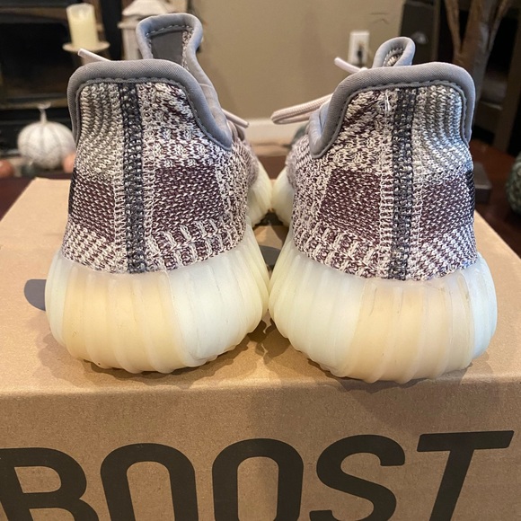 Yeezy Boost 350 V2 Zyon - Picture 7 of 9